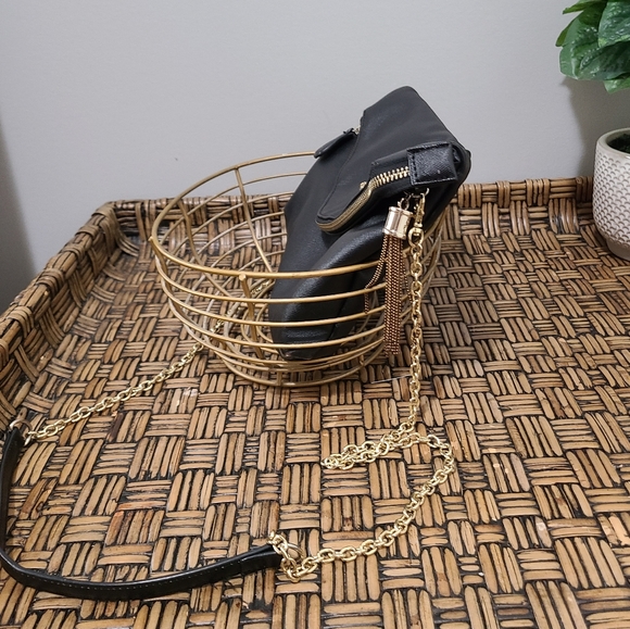 G by Guess Crossbody Pouch Purse in Black - Picture 2 of 7